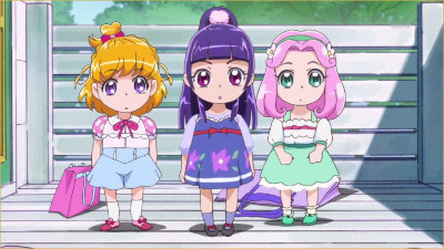 子供になったみんなをお世話するモフー！「魔法つかいプリキュア